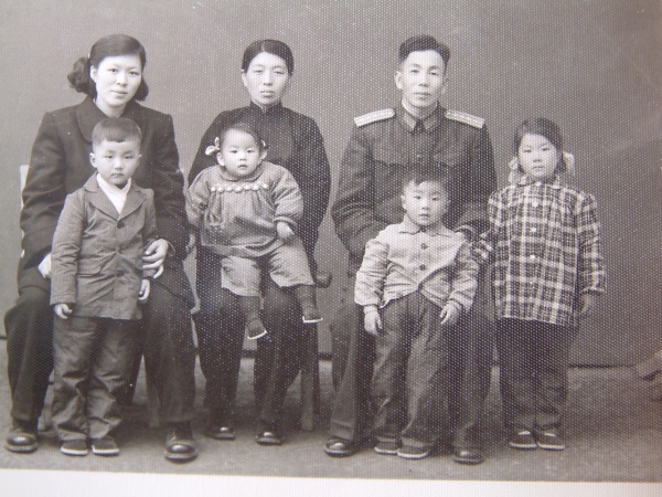 1955年家人于徐州.jpg